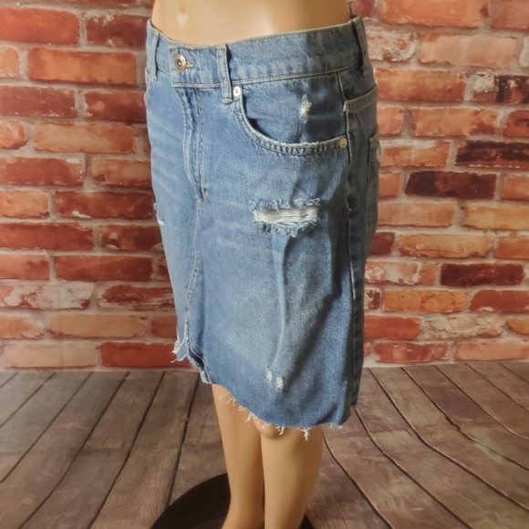 Free People Hallie Destroyed Denim Skirt Sz 28 - Picture 5 of 7